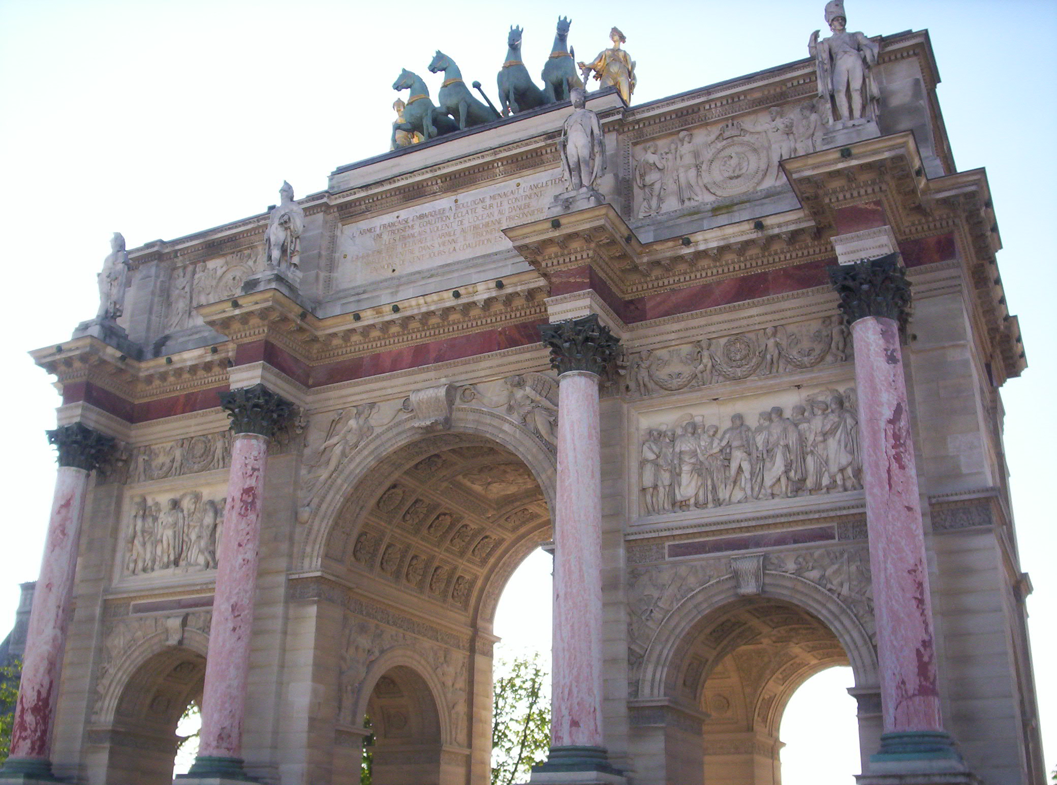 Arc du Carrousel(tento o. oslavoval vítězství Napoleona B.)